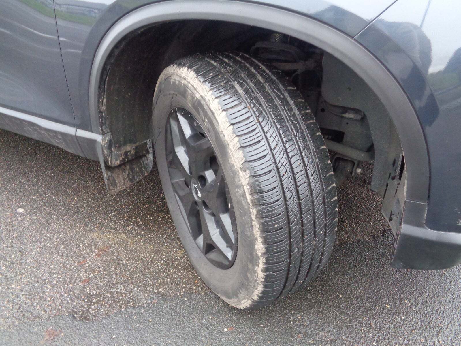 Grå SsangYong Musso Grand fra 2023