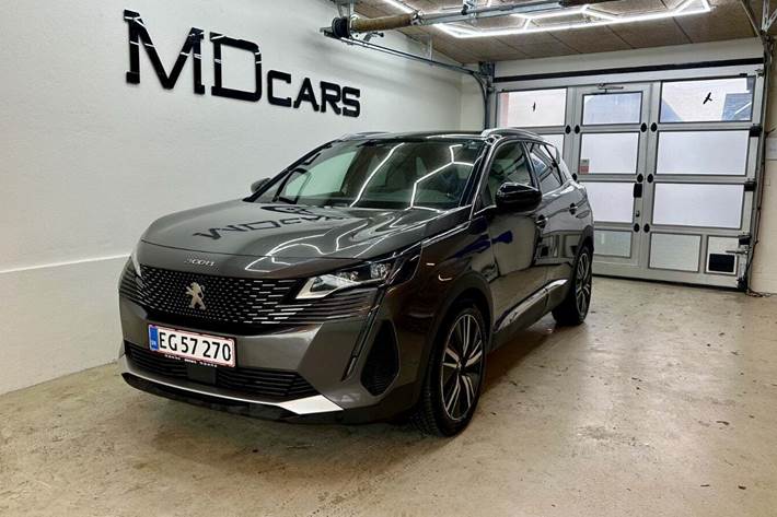Grå Peugeot 3008 fra 2020