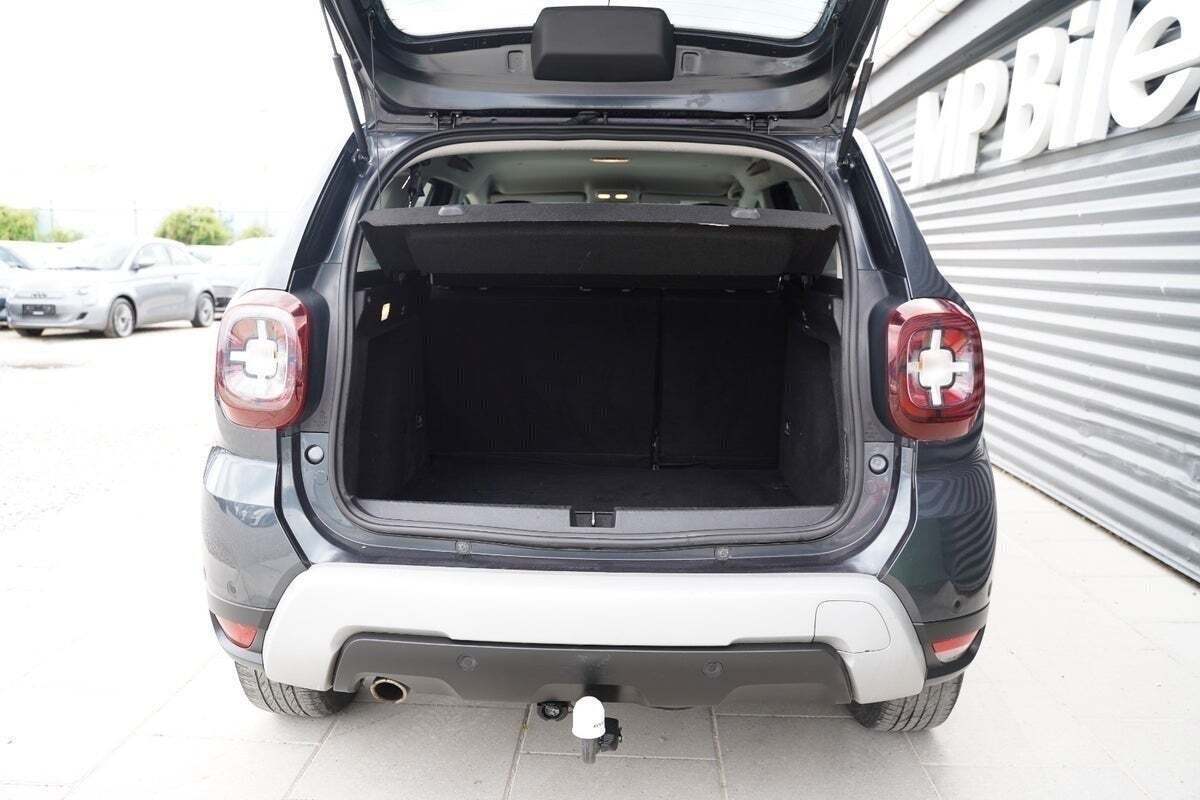 Grå Dacia Duster fra 2018