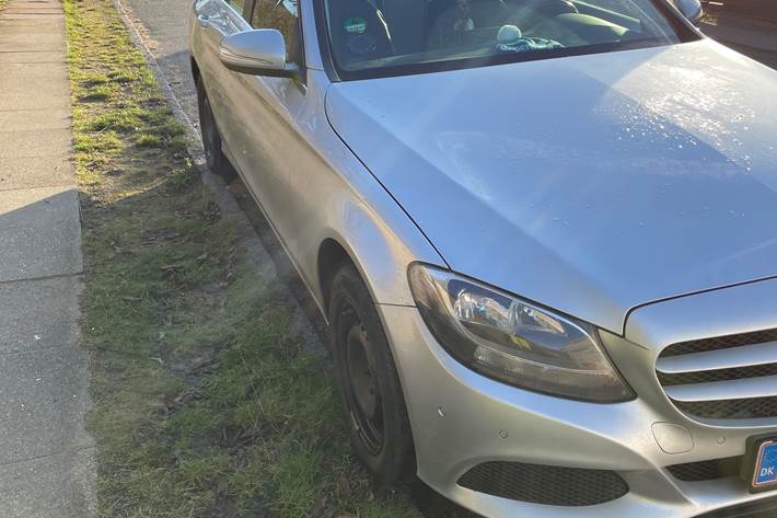 Grå Mercedes C-Klasse fra 2014