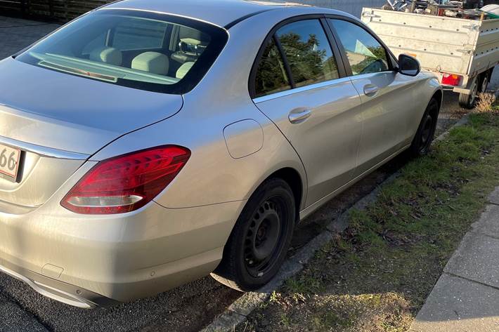 Grå Mercedes C-Klasse fra 2014