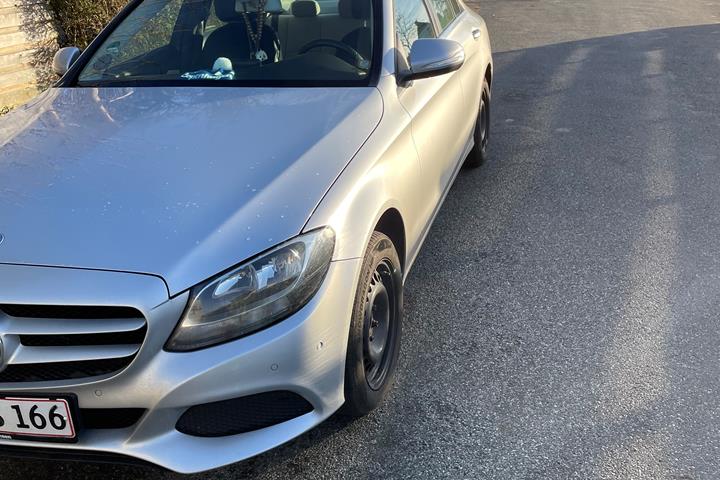 Grå Mercedes C-Klasse fra 2014