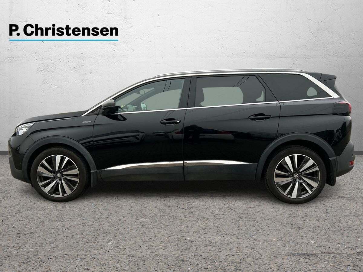 Sort Peugeot 5008 fra 2019