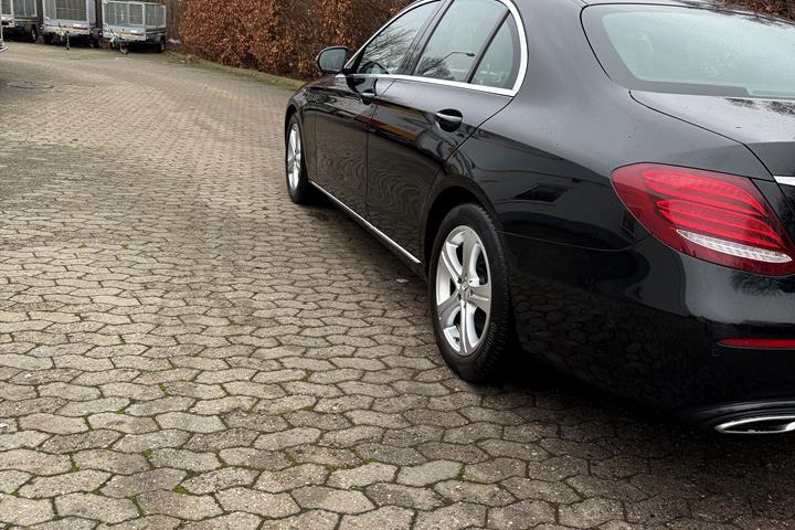 Sort Mercedes E-Klasse fra 2018