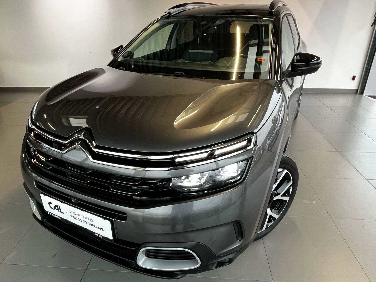 Grå Citroën C5 Aircross fra 2021 set udefra