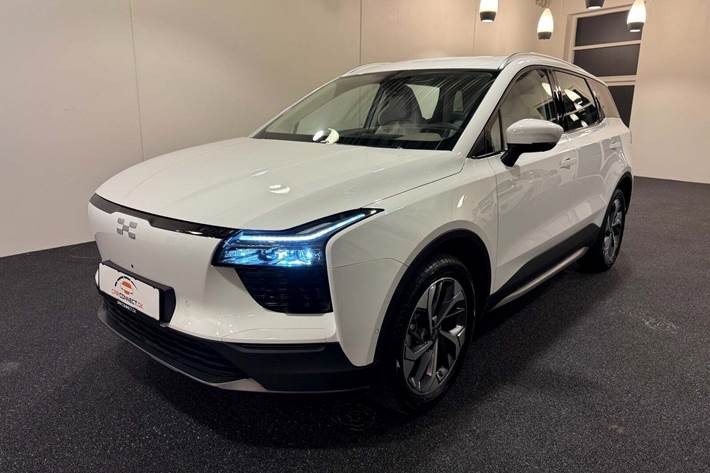 Hvid Aiways U5 fra 2024 set udefra