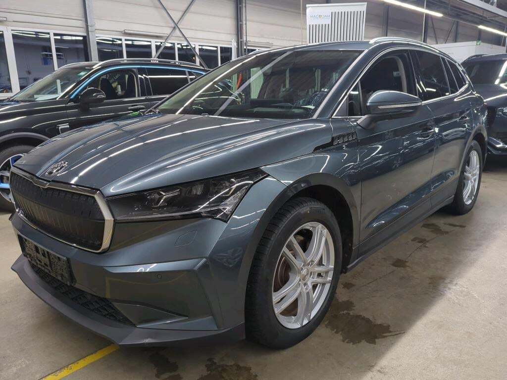 Grå Skoda Enyaq fra 2022