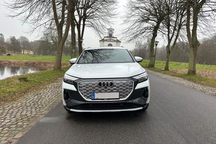Hvid Audi Q4 e-tron fra 2022