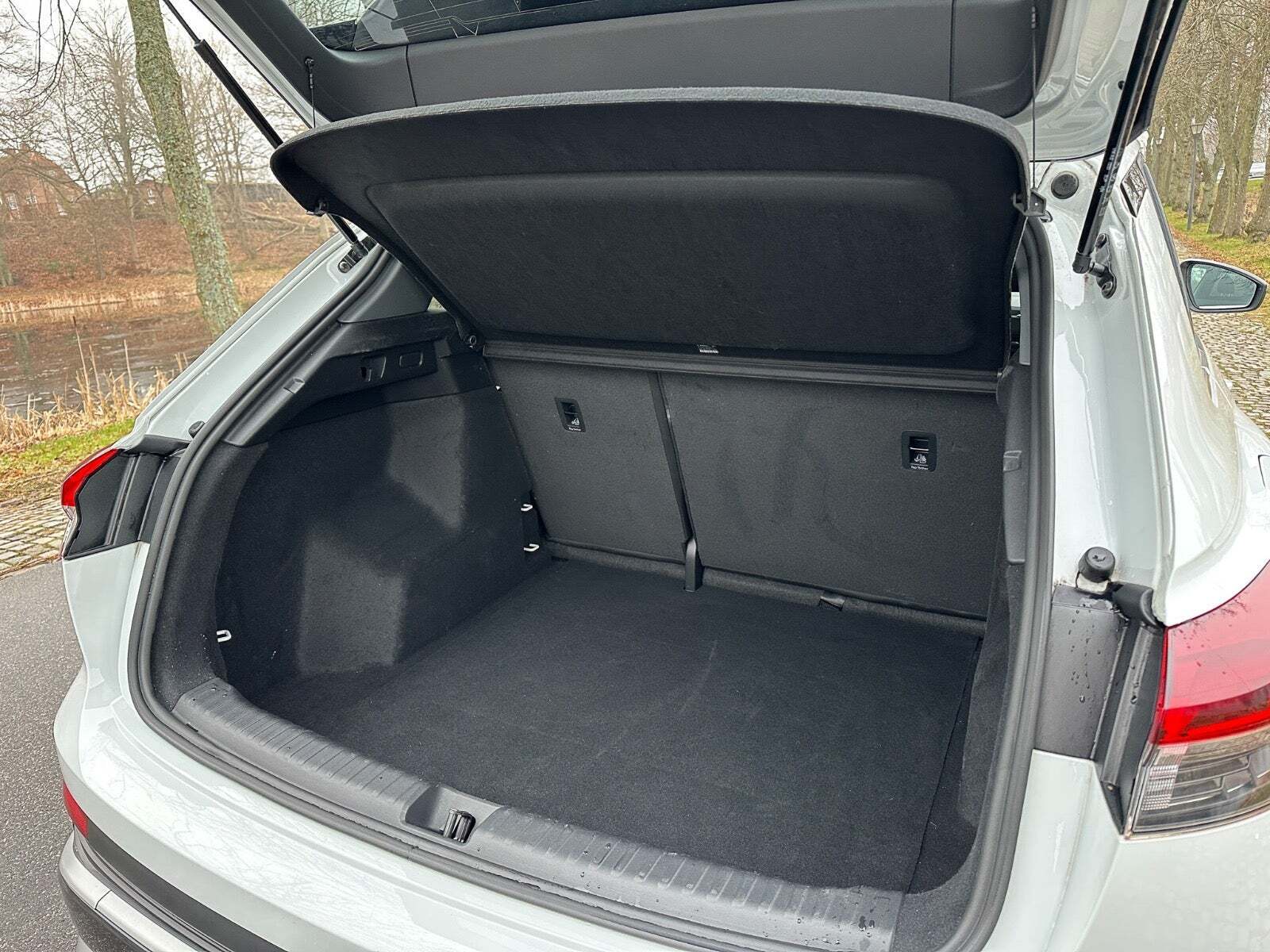 Hvid Audi Q4 e-tron fra 2022