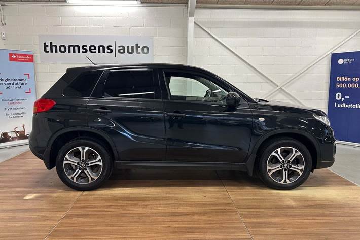 Sort Suzuki Vitara fra 2015