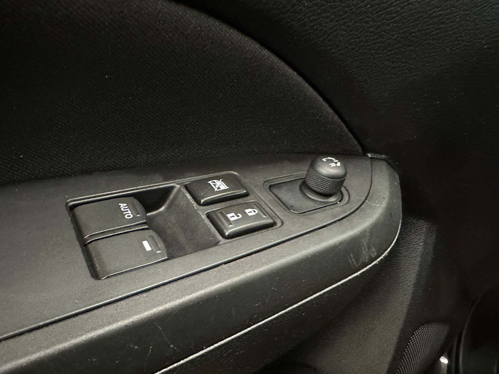 Sort Suzuki Vitara fra 2015