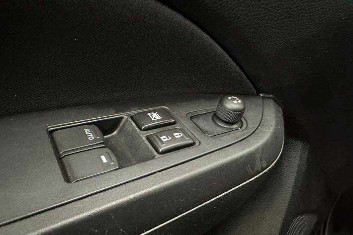 Sort Suzuki Vitara fra 2015