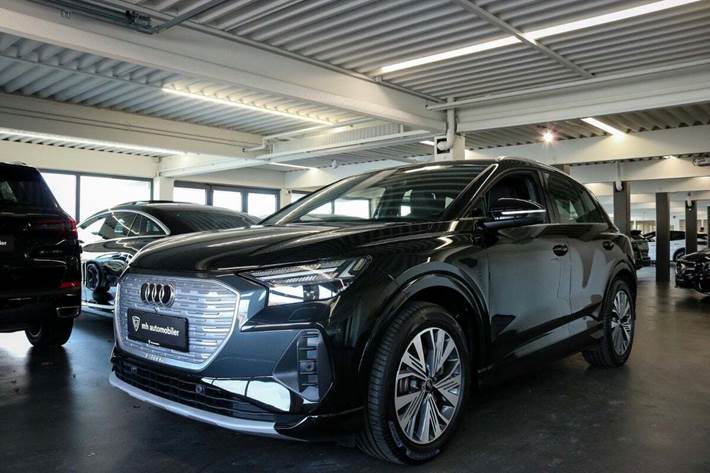 Sort Audi Q4 e-tron fra 2022 set udefra