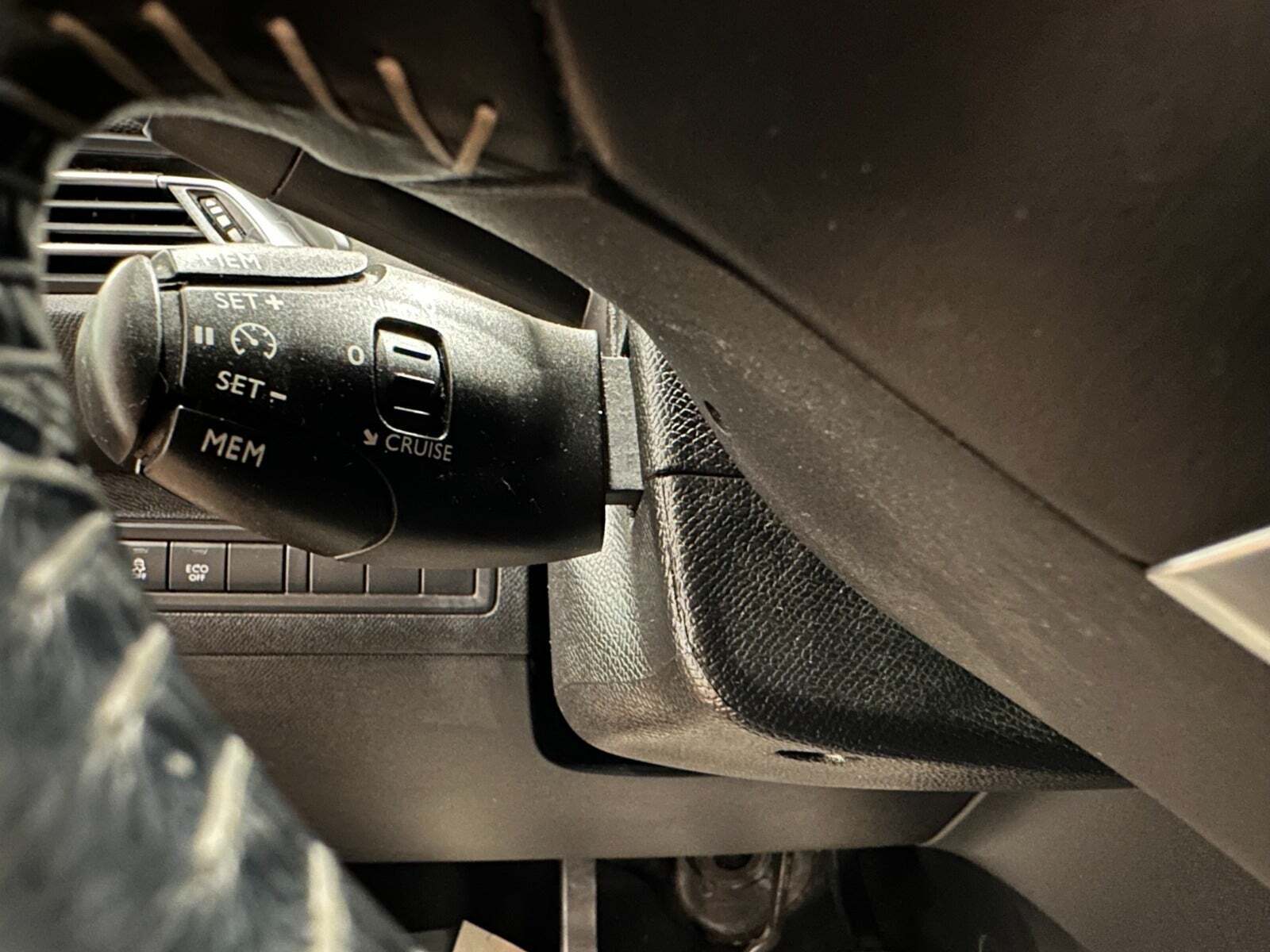 Sølv Peugeot 308 fra 2016