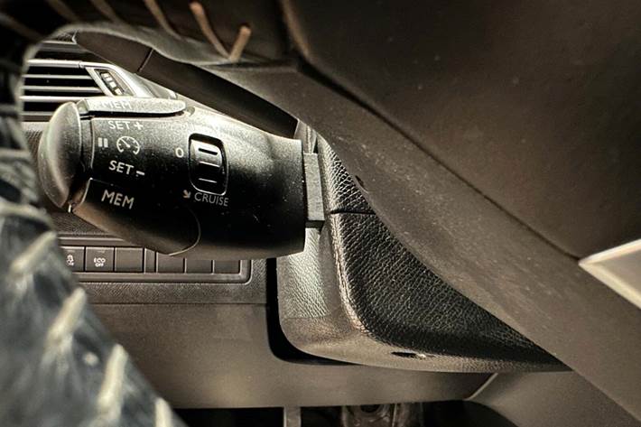 Sølv Peugeot 308 fra 2016