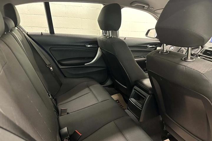 Blå BMW 120d fra 2019