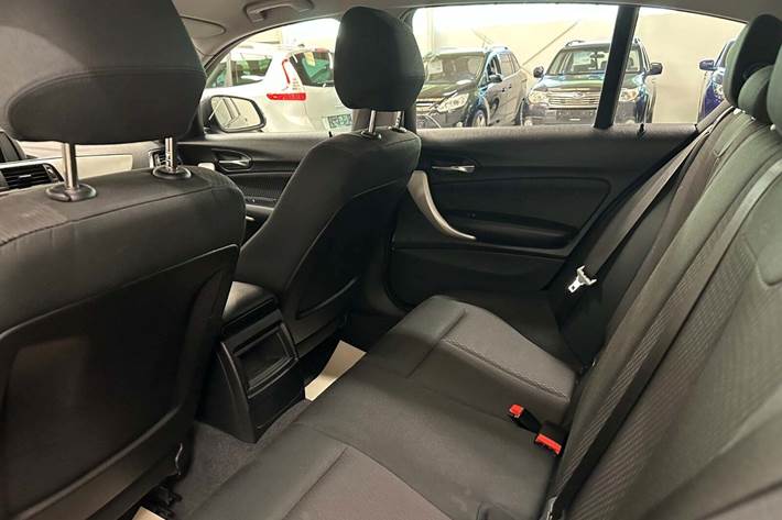 Blå BMW 120d fra 2019