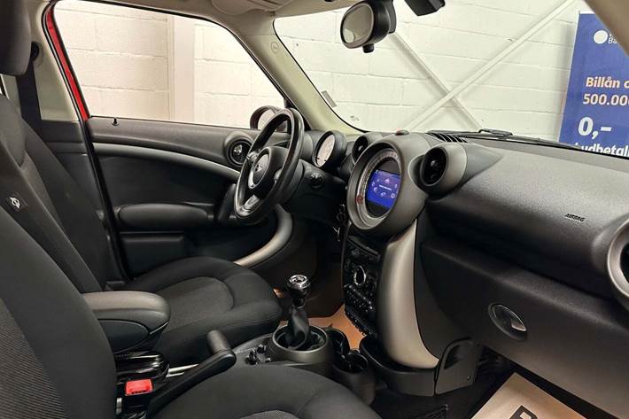 Rød Mini Countryman Cooper fra 2011