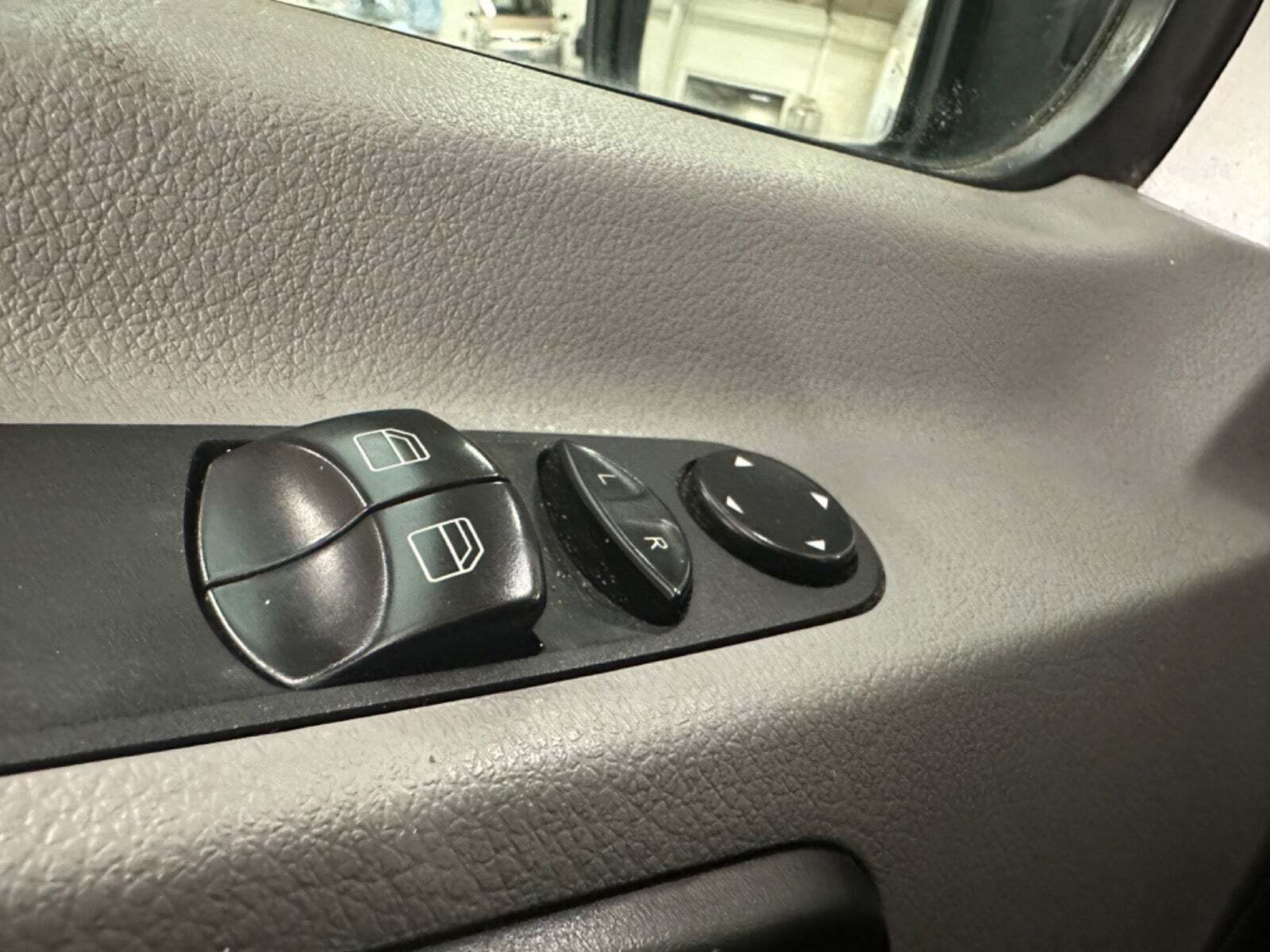 Sølv Mercedes Sprinter 316 fra 2018