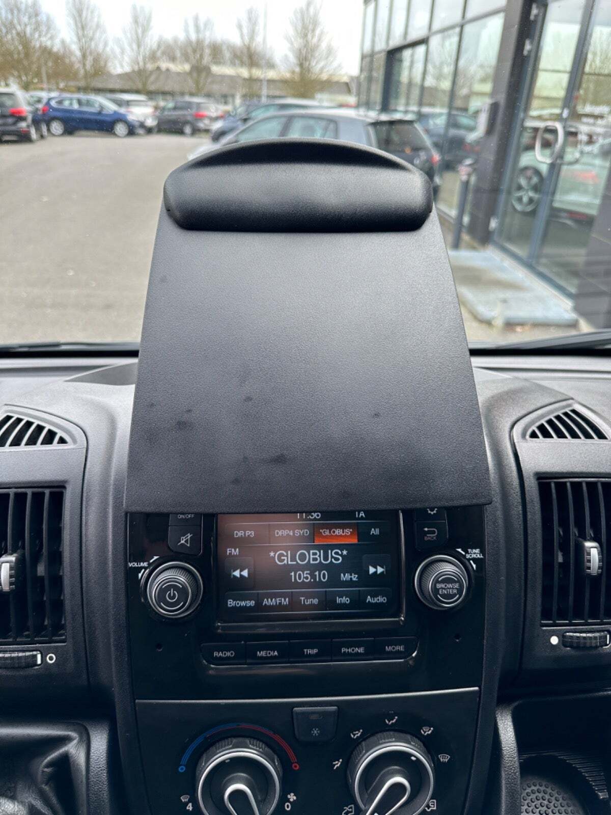 Sort Peugeot Boxer 333 fra 2018