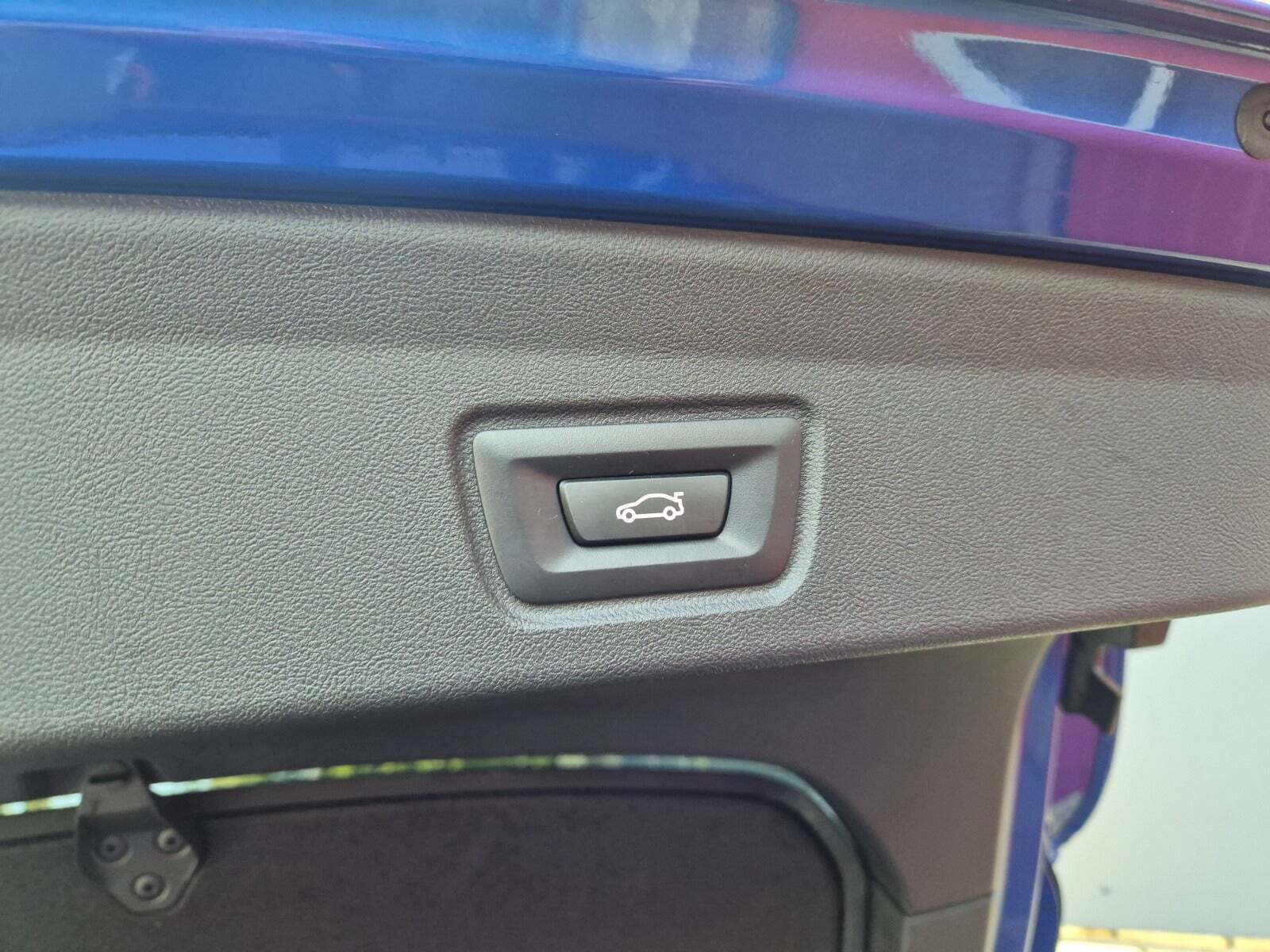 Blå BMW i4 fra 2023