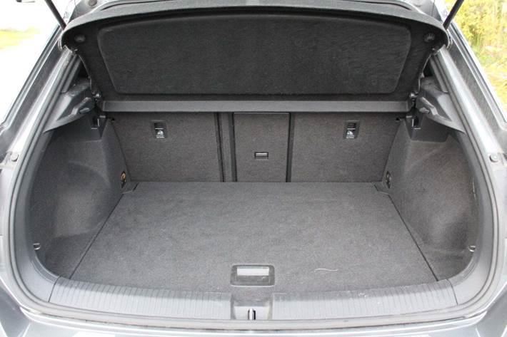 Grå VW T-Roc fra 2018