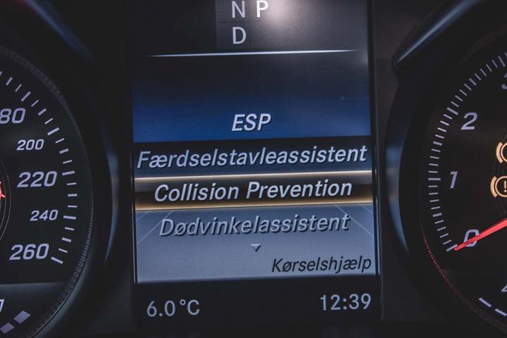 Grå Mercedes C400 fra 2017