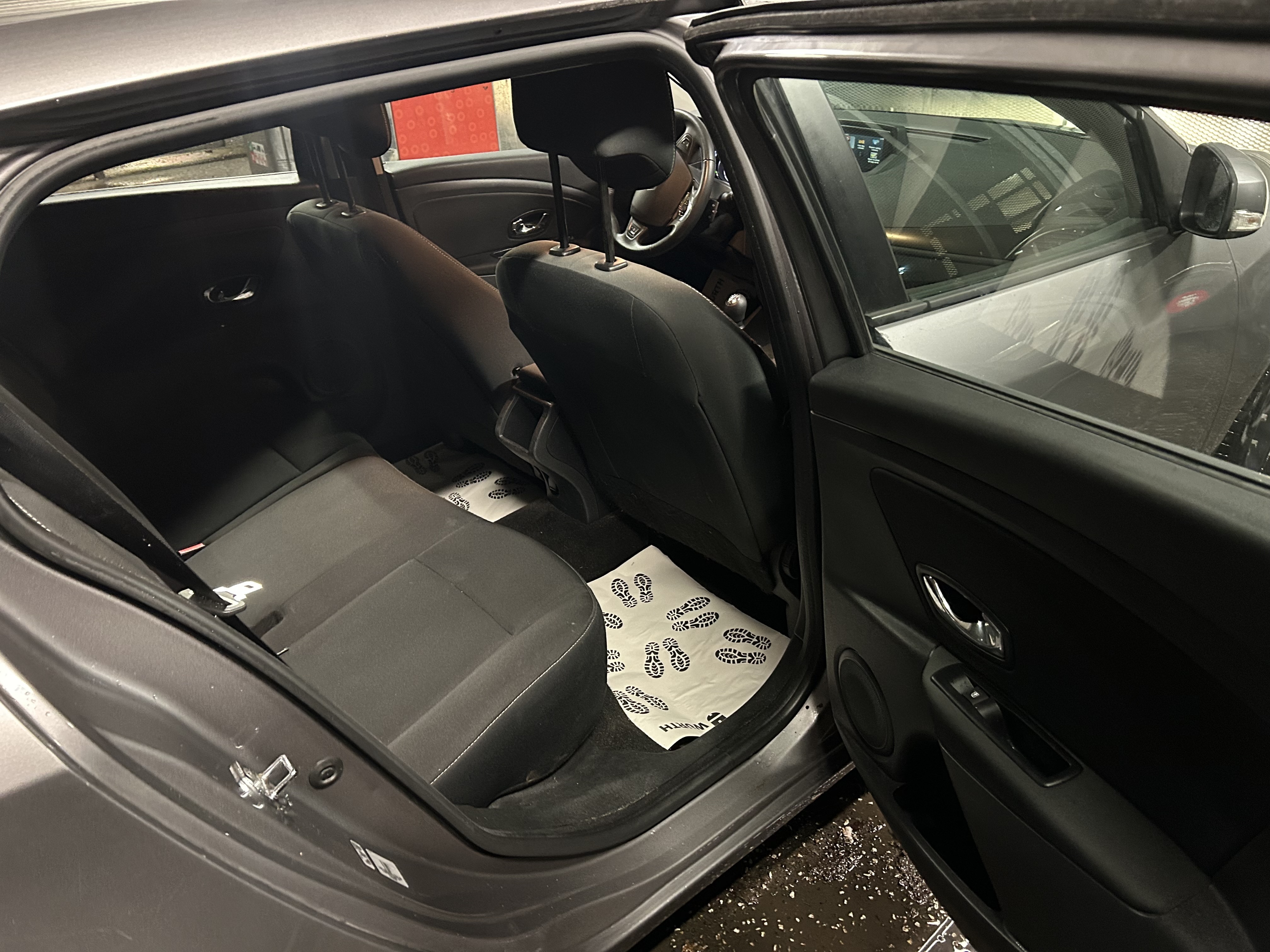 Grå Renault Mégane fra 2014