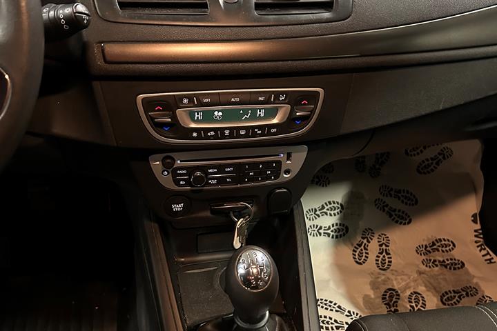Grå Renault Mégane fra 2014
