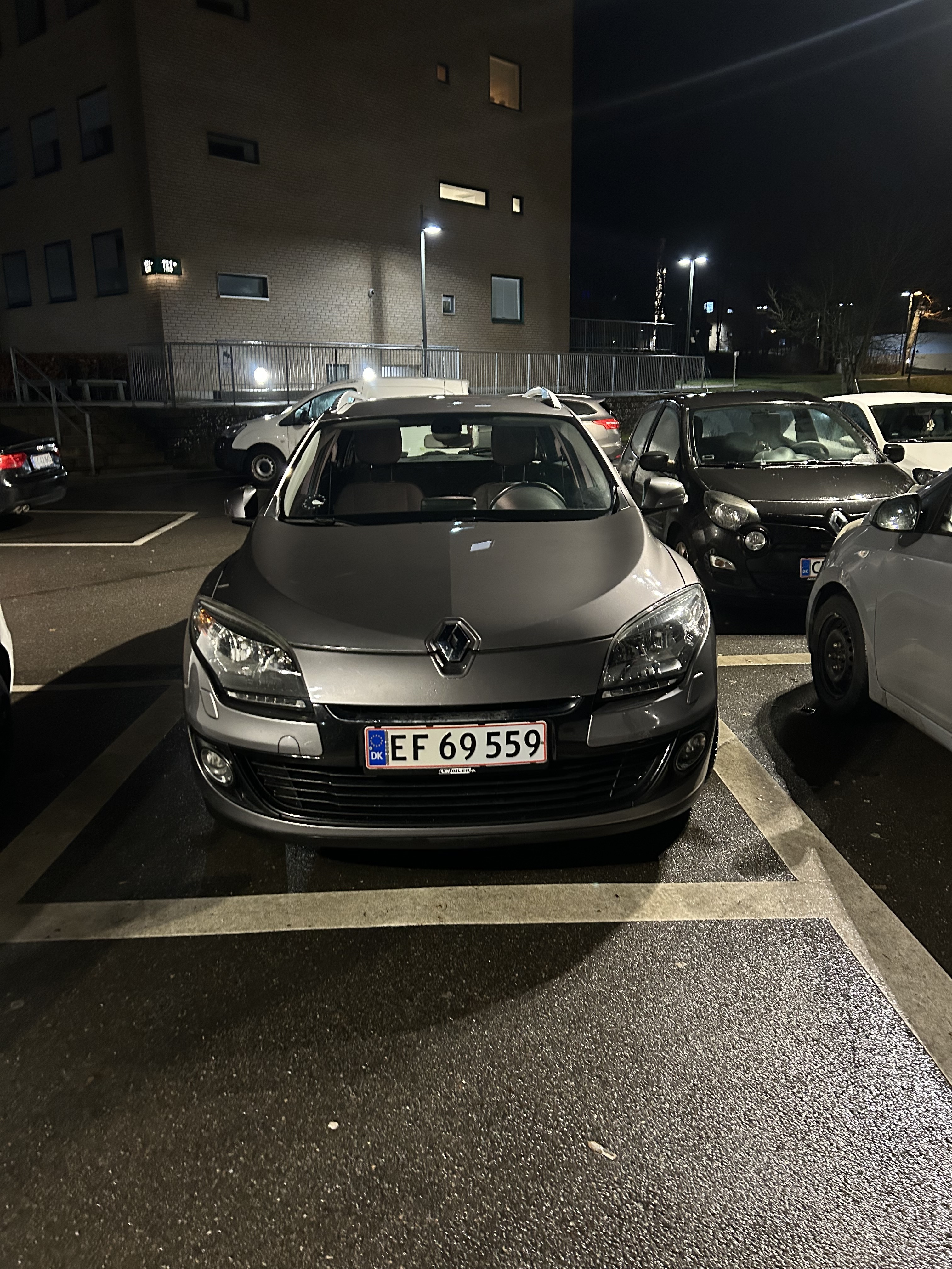 Grå Renault Mégane fra 2014