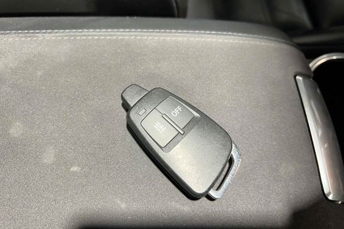 Sort Porsche Cayenne GTS fra 2013