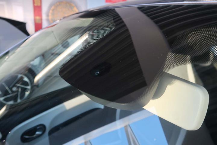 Grå Renault Twingo fra 2019 set indefra