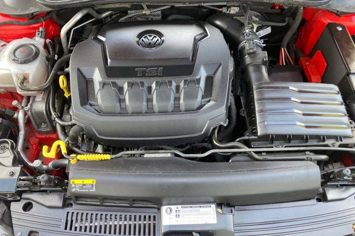 Rød VW Polo fra 2018