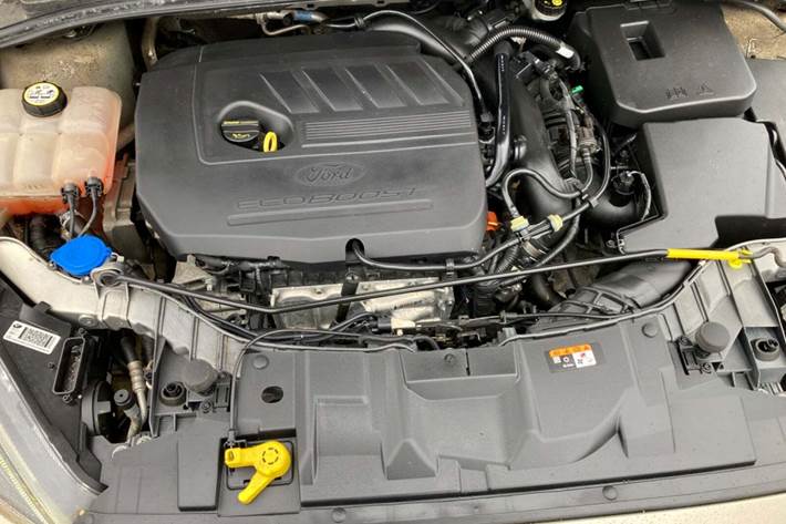 Beige Ford Focus fra 2016