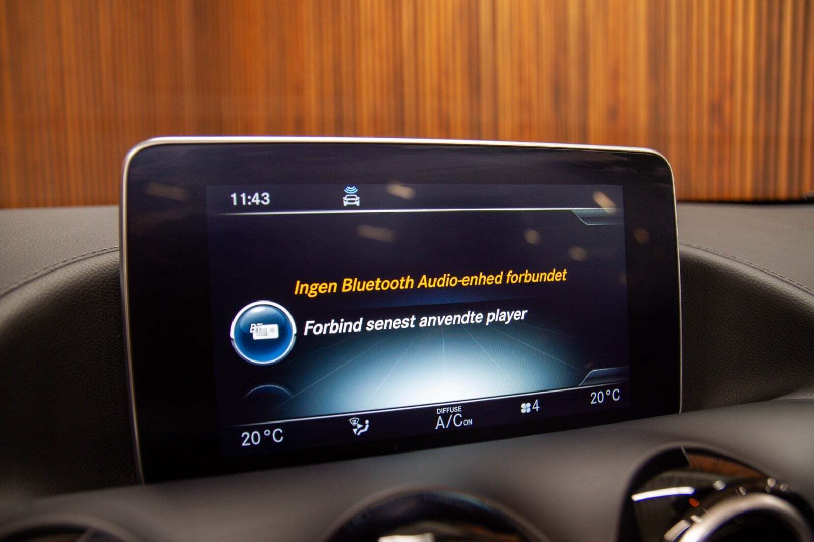 Grå Mercedes AMG GT C fra 2018 set indefra