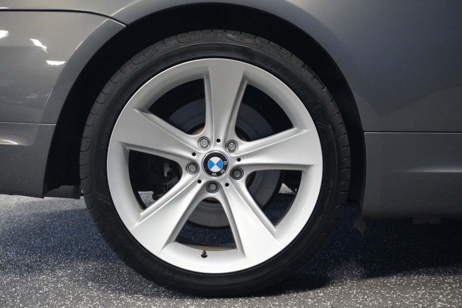 Grå BMW 645Ci fra 2004