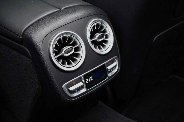 Grå Mercedes E53 fra 2019