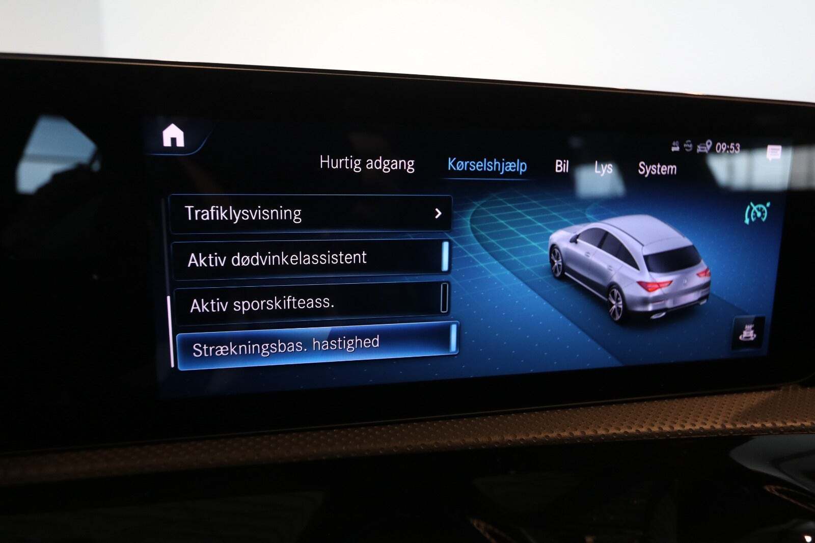 Grå Mercedes CLA250 fra 2020