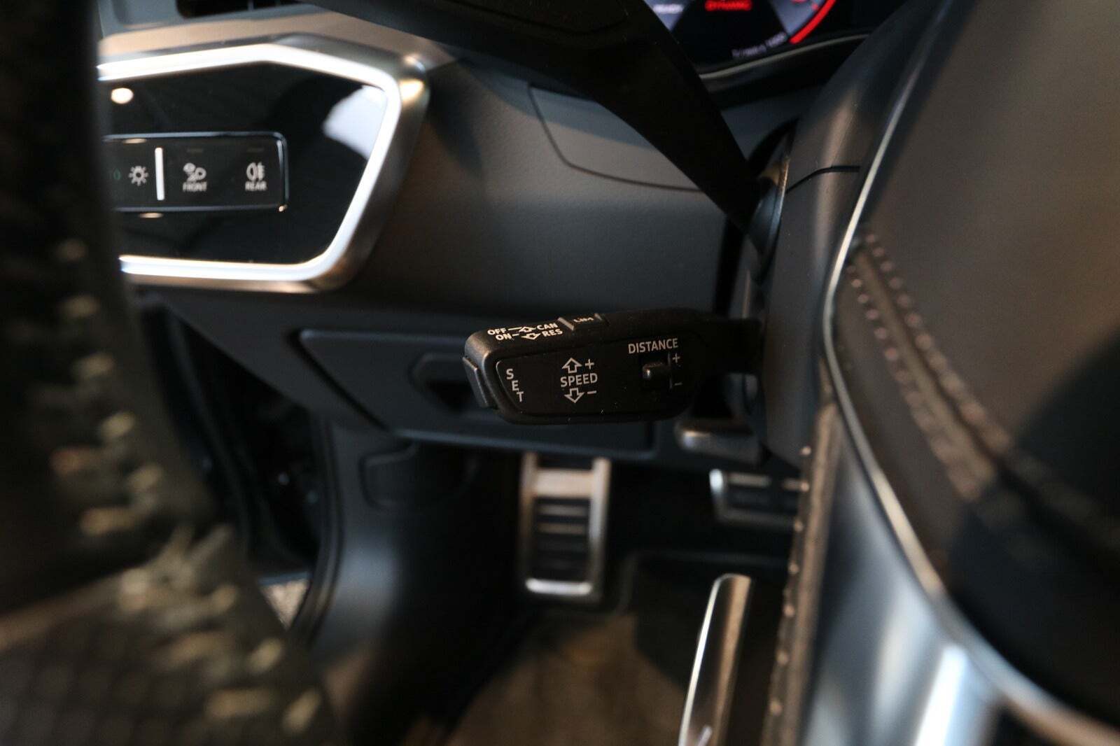 Grå Audi A6 fra 2019