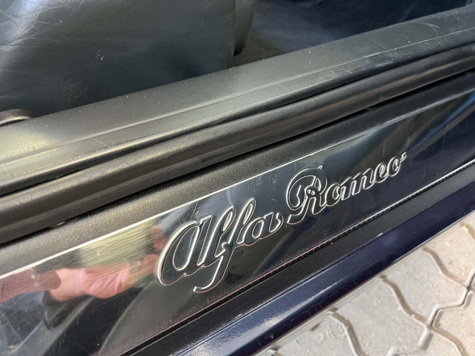 Blå Alfa Romeo GTV fra 1999 set udefra