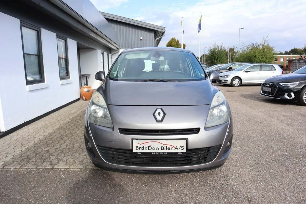 Renault Grand Scenic III 1,9 dCi 130 Dynamique 7prs