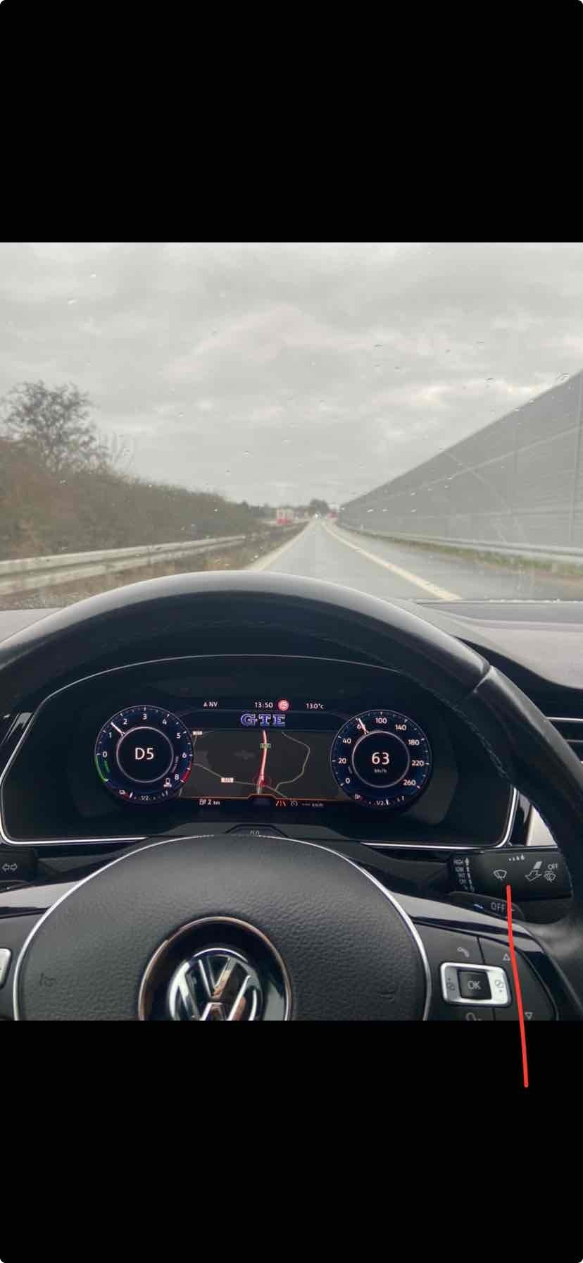 Hvid VW Passat fra 2017