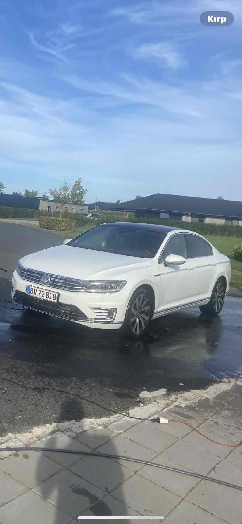 Hvid VW Passat fra 2017
