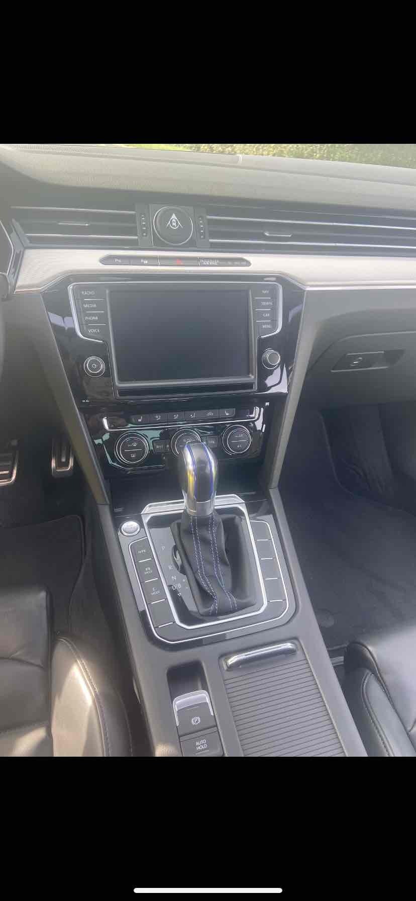 Hvid VW Passat fra 2017