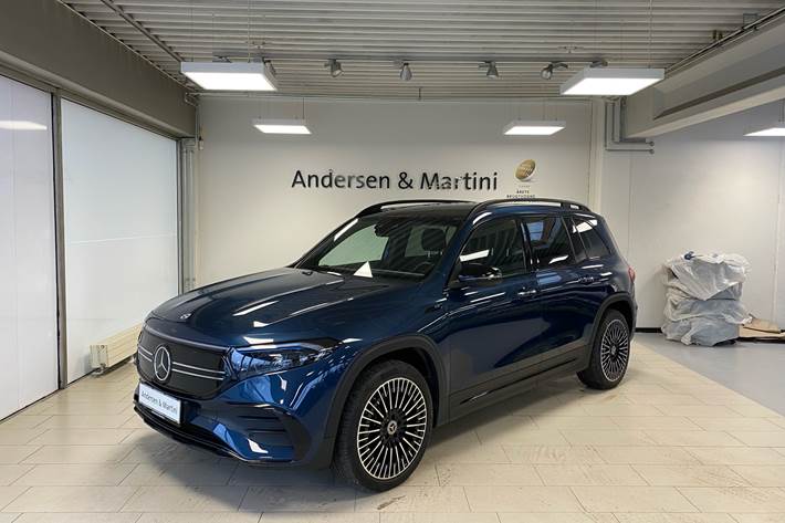 Blå Mercedes EQB 350 fra 2022 set udefra