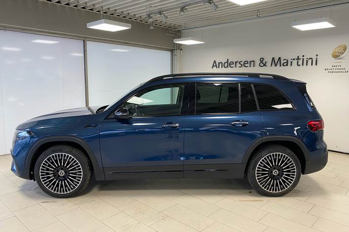 Blå Mercedes EQB 350 fra 2022