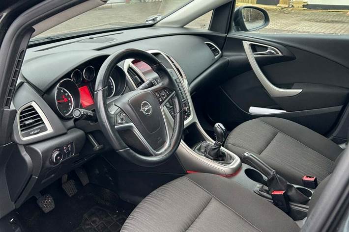 undefined Opel Astra fra 2012