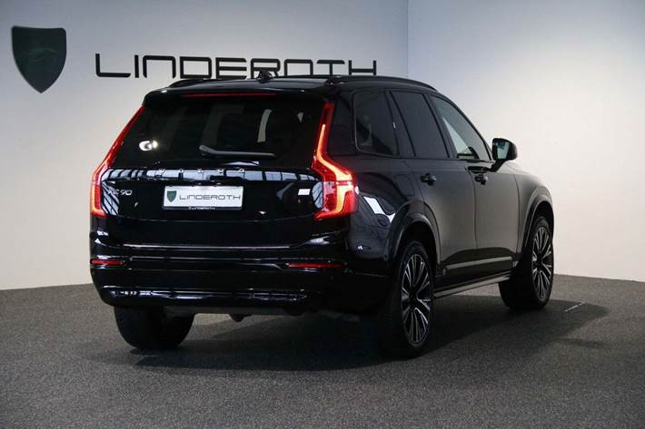 Sort Volvo XC90 fra 2023