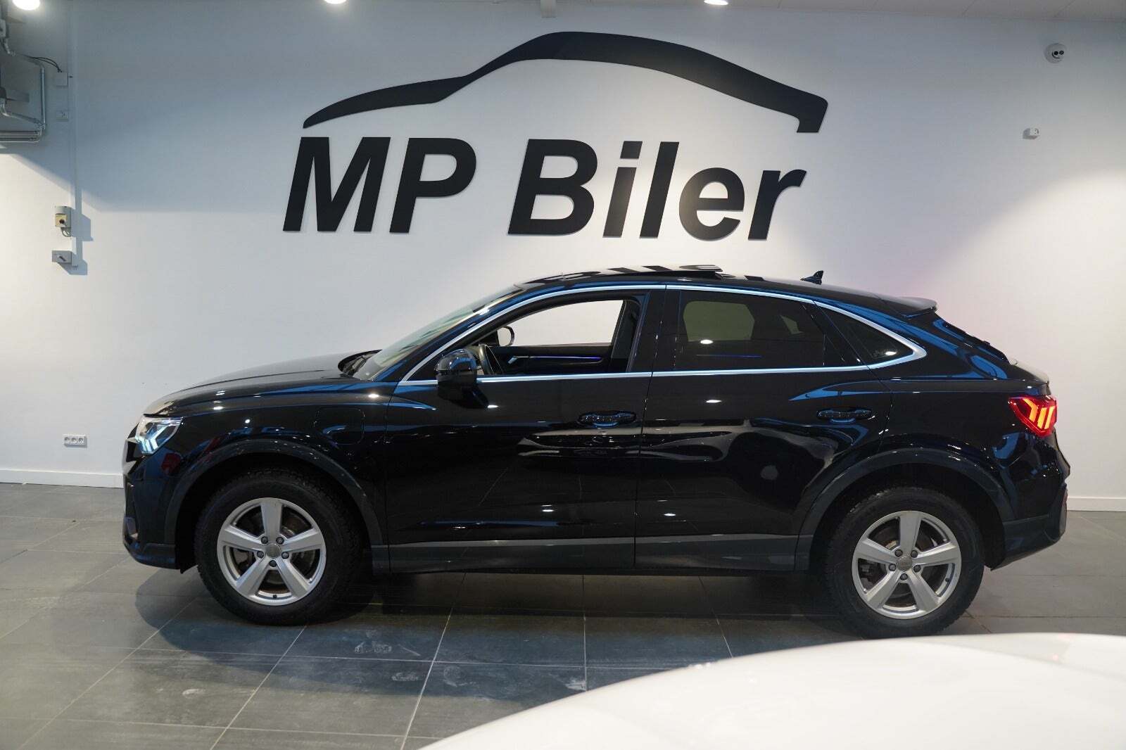 Sort Audi Q3 fra 2023