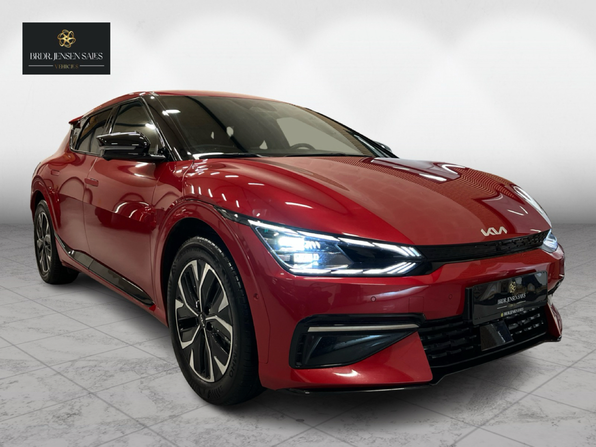 Rød Kia EV6 fra 2024 set udefra